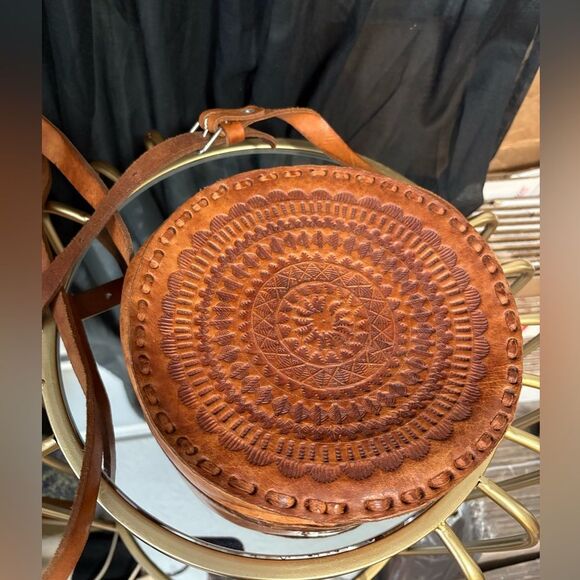 Handmade Handbags - Handmade Cozumel Round Crossbody Leather bag